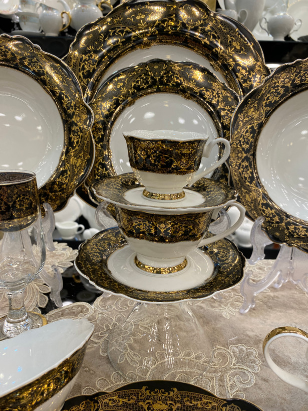 سرویس ۱۸نفره طلاکوب