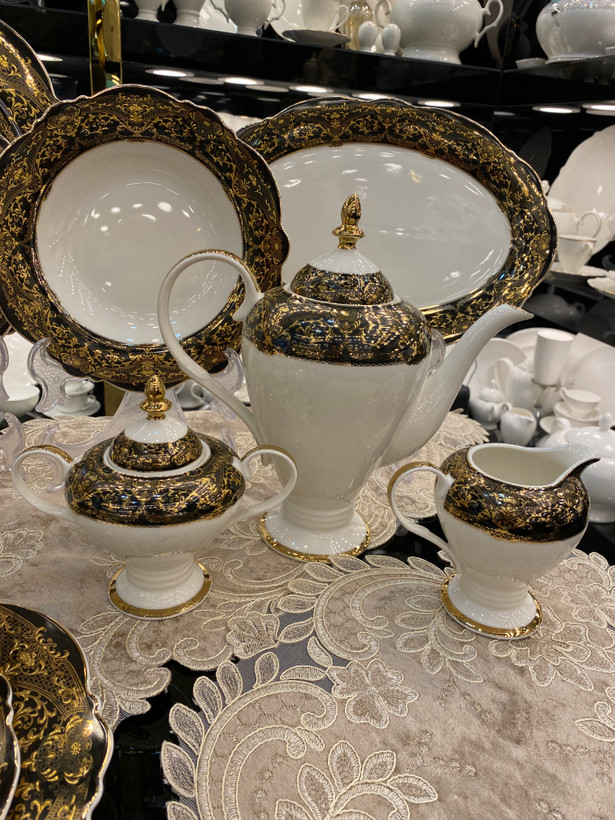 سرویس ۱۸نفره طلاکوب