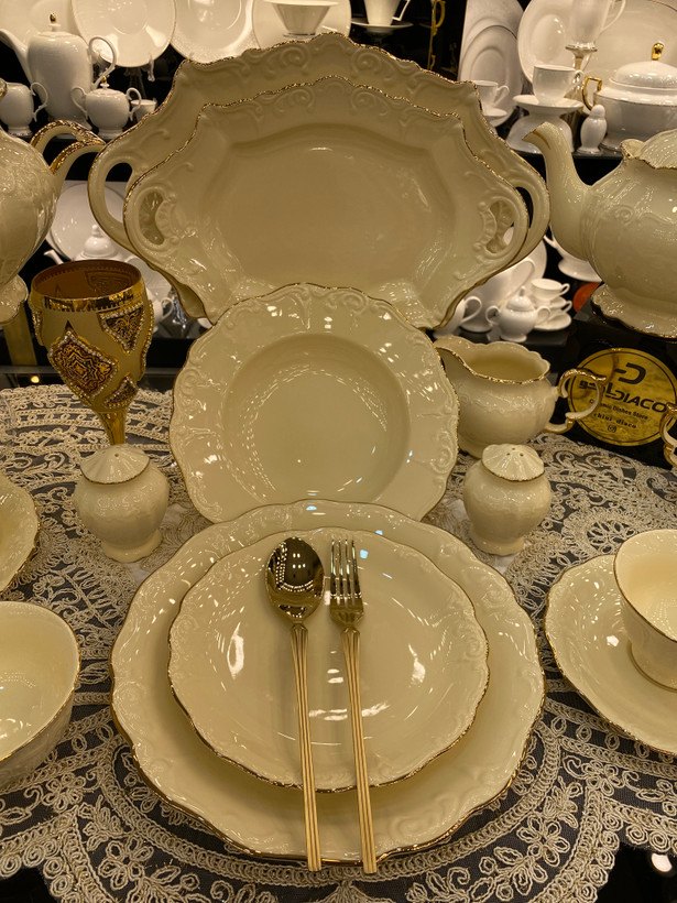 سرویس ۱۸نفره کرم وارداتی