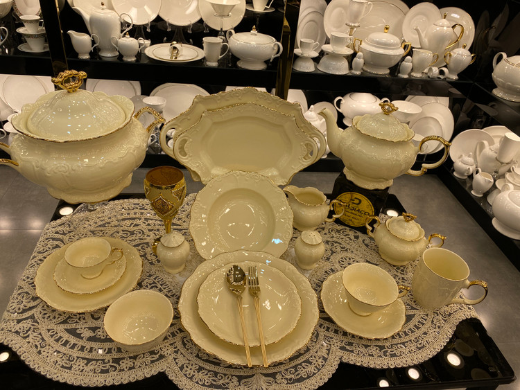 سرویس ۱۸نفره کرم وارداتی